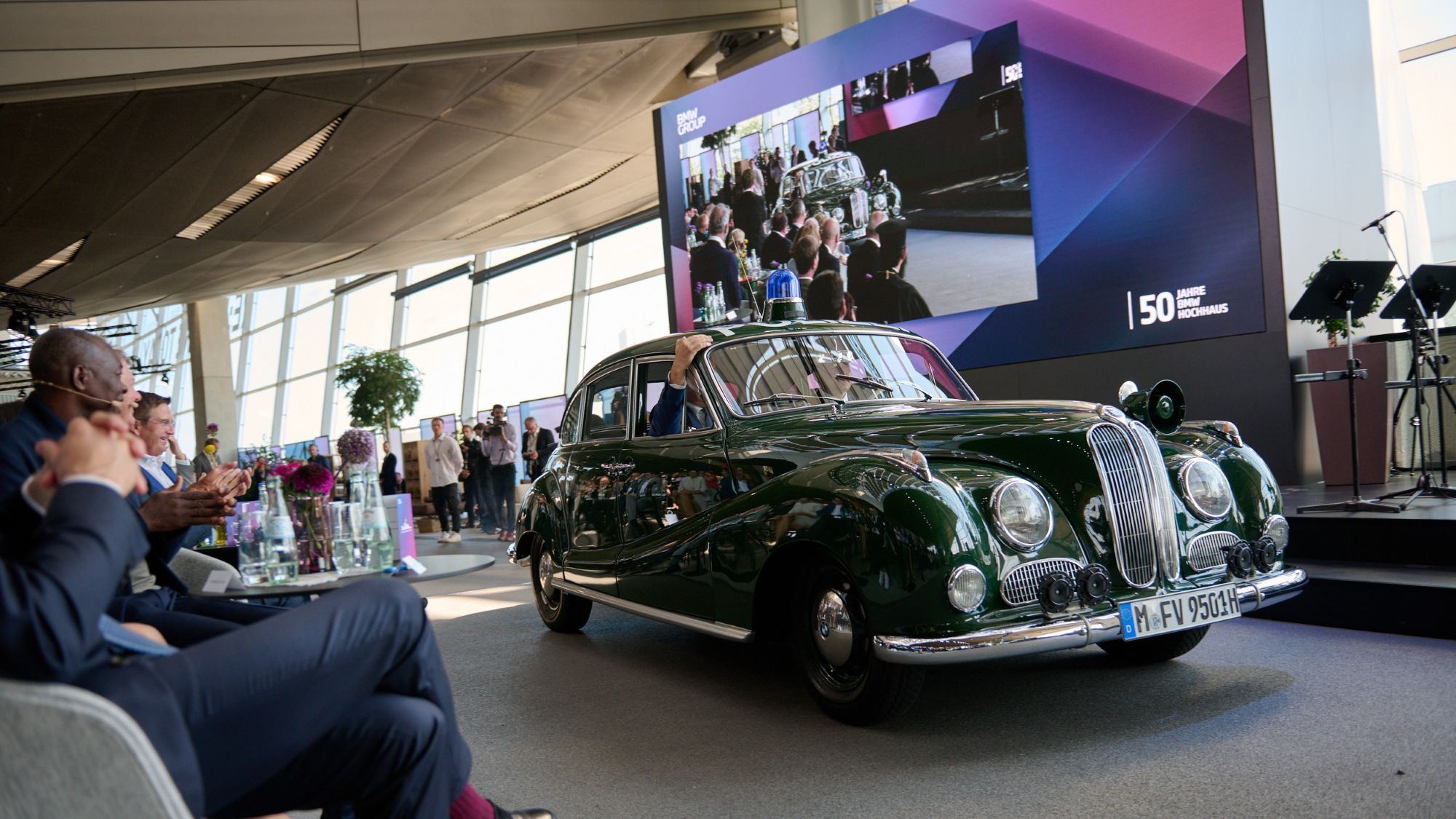 BMW - 50 Jahre Hochhaus - 2022-07 - _RHX0498